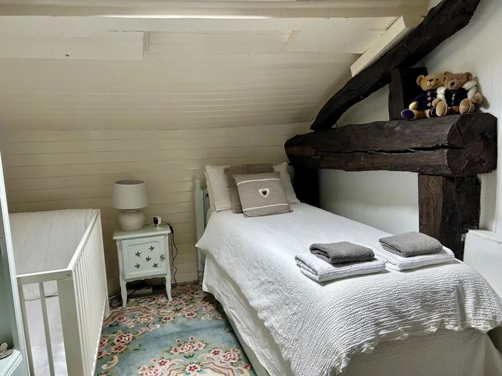 Image No.15-6 Bed House for sale