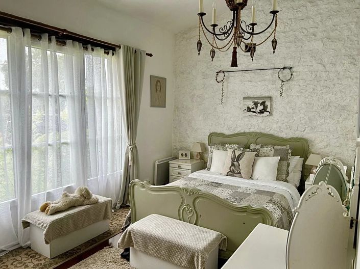 Image No.9-6 Bed House for sale