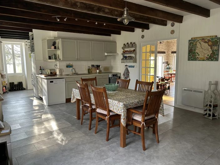 Image No.4-Maison de 4 chambres à vendre à Charente