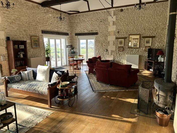 Image No.3-Maison de 4 chambres à vendre à Charente