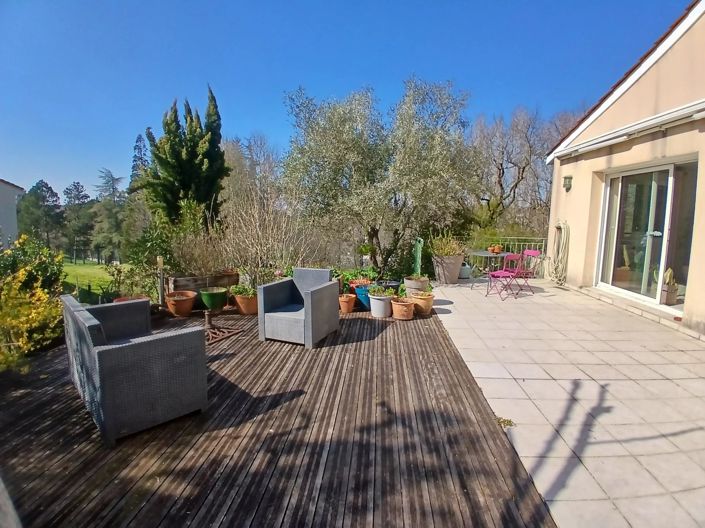 Image No.2-4 Bed House for sale