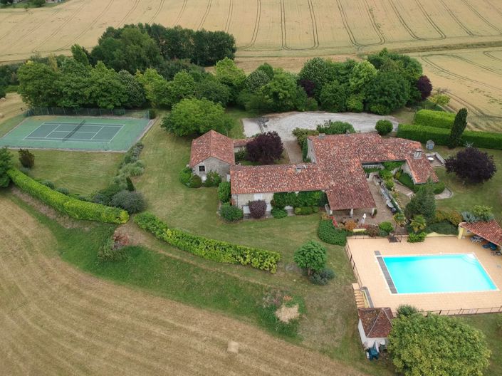 Image No.2-Maison de 10 chambres à vendre à Verteillac