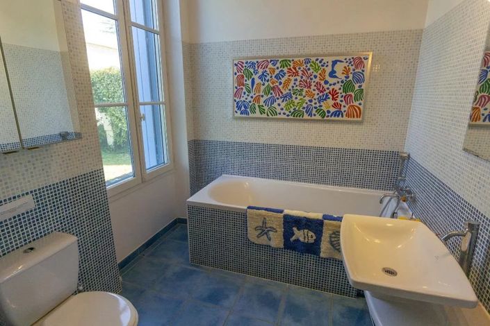 Image No.8-5 Bed House for sale