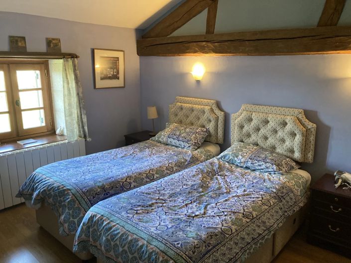 Image No.9-6 Bed House for sale