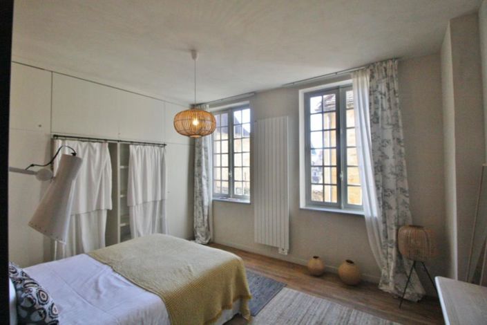 Image No.10-3 Bed Apartment for sale