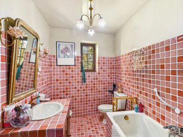 eb8ee84a3cead042f57419fa25b28cd537e8c8a999192