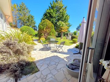 a4b3057bd747dbcb9c98d8d567569f03df249719de160