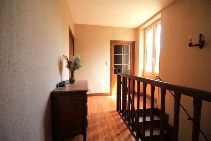 Image No.10-11 Bed House for sale