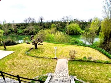 8b04a25bfd62fd2f148bb0ecfda368d9d8a4e6b03c192