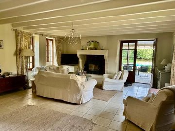 b7fc6898f3b94cb9f80f59c8ca13237f3edf2dfdca640