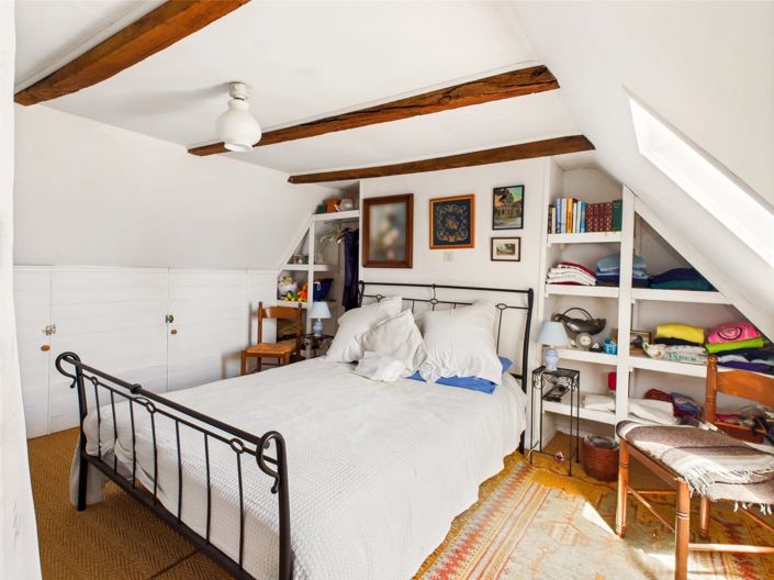 Image No.8-2 Bed House for sale