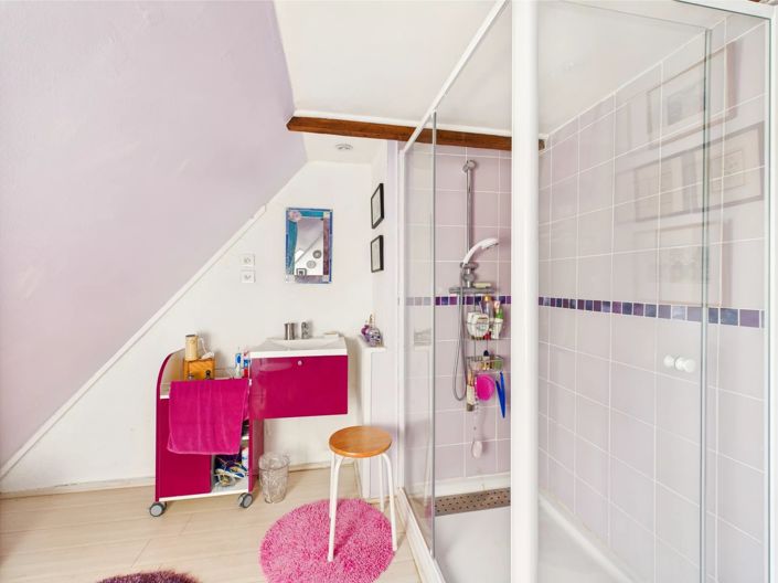 Image No.9-2 Bed House for sale