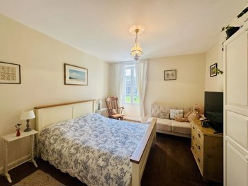 d843d85f31aa624dd8104ea81dfcf3d07815f181a0403