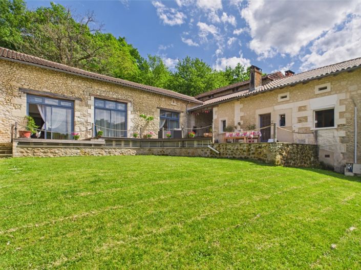 Image No.4-8 Bed House for sale