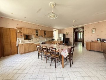 e73e1fccfcfba6482d0b1f5d7308d92900ec8c6c15192