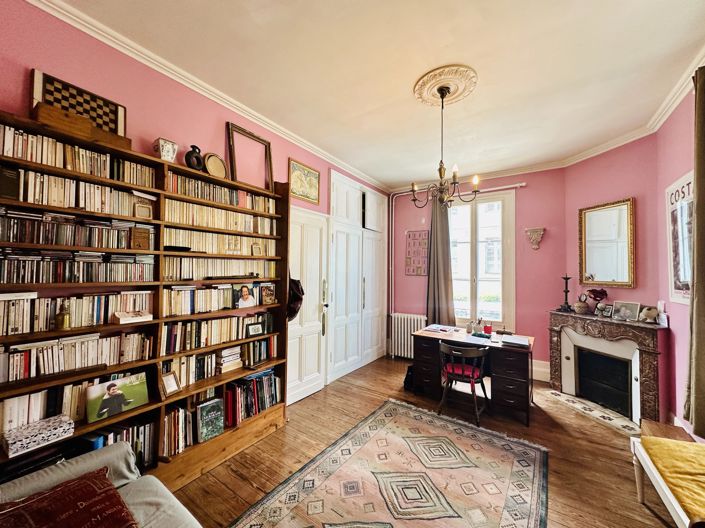 Image No.5-6 Bed House for sale