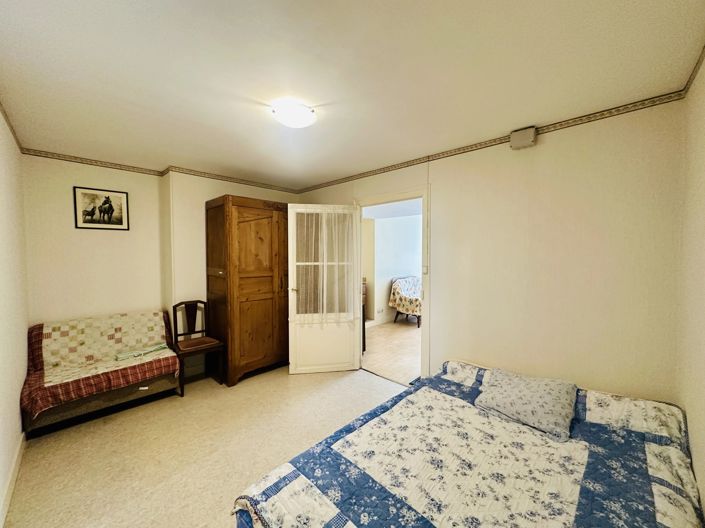 Image No.9-3 Bed House for sale