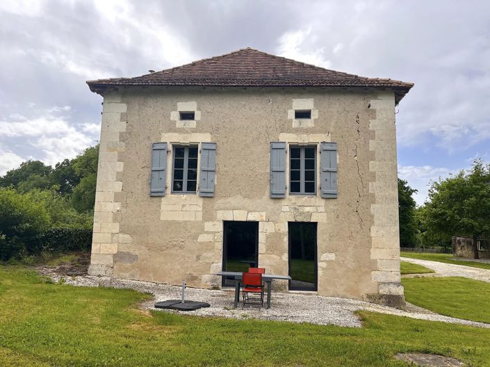 Image No.10-16 Bed House for sale