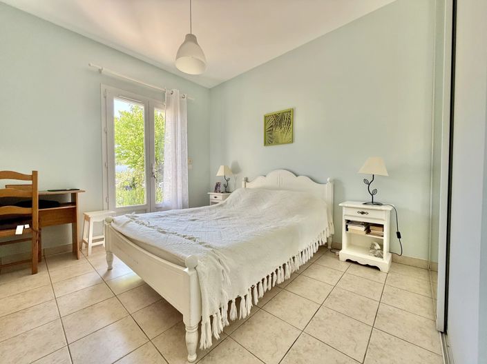 Image No.10-7 Bed House for sale