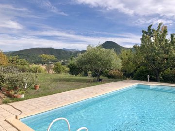 0c98392494ffe7bd8ff33e18d6a3703fc32d900d21192