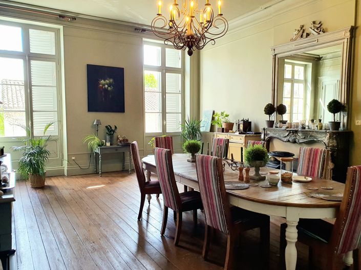 Image No.8-11 Bed House for sale