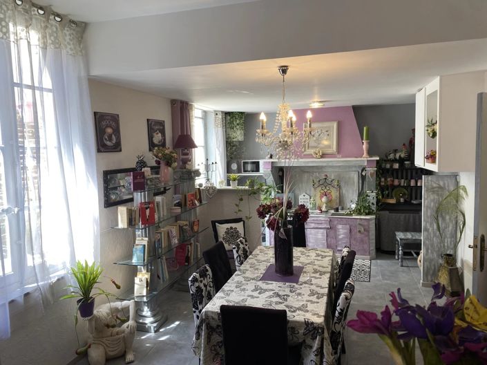 Image No.6-4 Bed House for sale