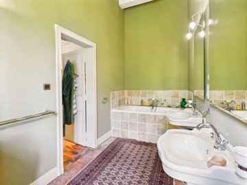 c82b4120e65fbbb7581113369758ffabb922cf2747192