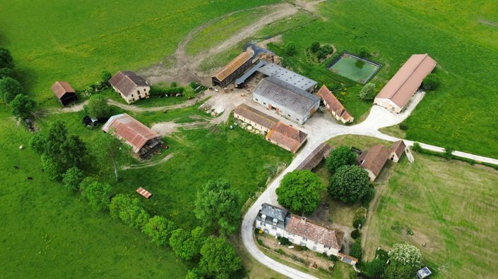 Image No.2-8 Bed Farmhouse for sale