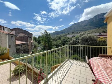 98725e842f5df16729ff3925b2444833677d69d6ba192