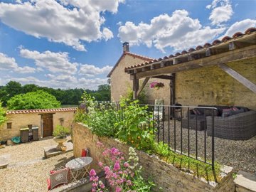 a16ea53df6eb43427f8ba9580cf1378858fad10549192