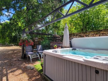 e4047f0f03c36ae97ada5e14e64aab6dc6f25c24ff192