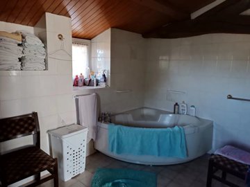 e5de3eeaef07f3182ed59bd17562759a4330a353dc192