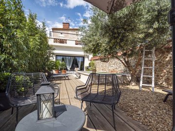 0040b5437fa53623d5877d17af6552d844526ef0e8192