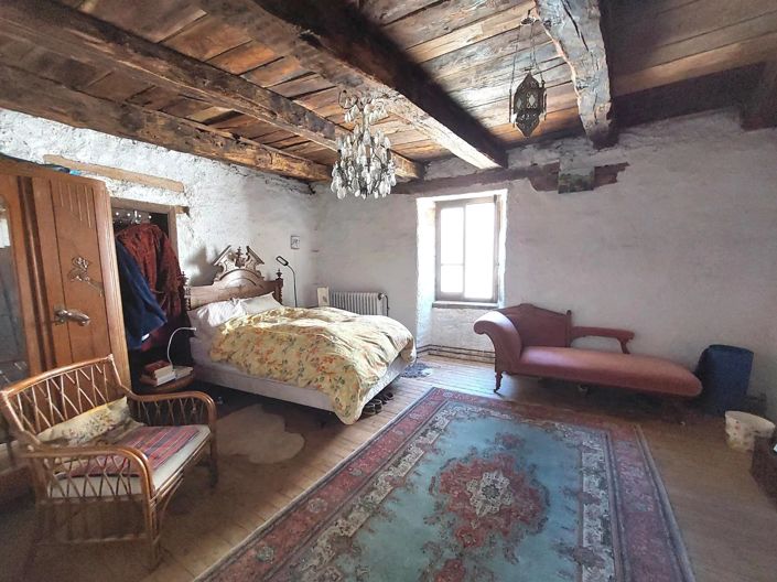 Image No.6-6 Bed House for sale