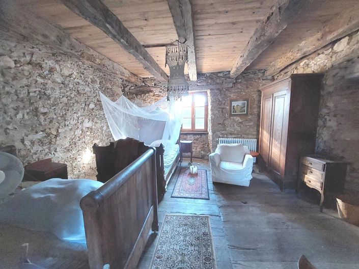 Image No.8-6 Bed House for sale