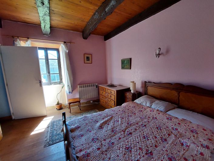 Image No.9-6 Bed House for sale