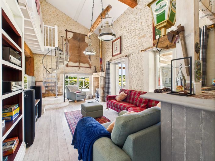 Image No.6-4 Bed House for sale