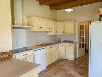 ed8a3ef26ac8c10e3611f29d8d3b730fad69f08fd6409