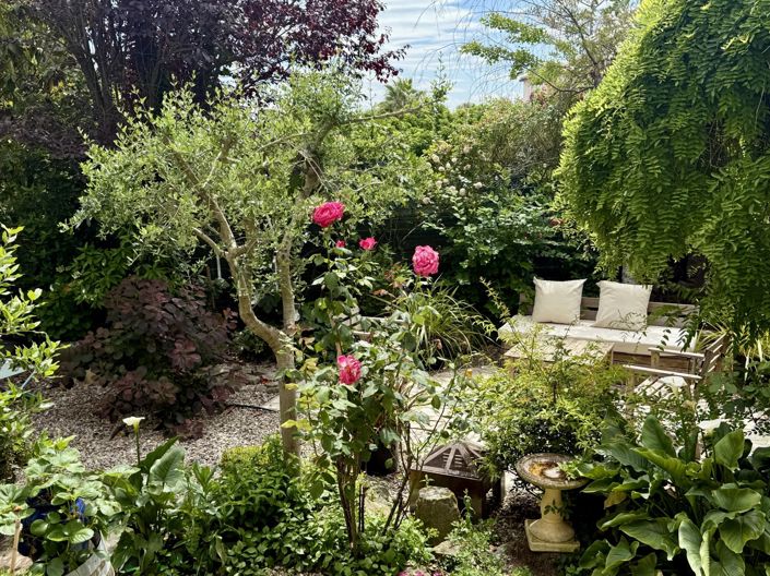 Image No.5-5 Bed House for sale