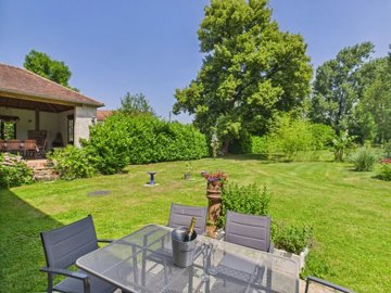 c2852756a5b6feb8a0944e6fa1c161a1a9c2cd6d8a192