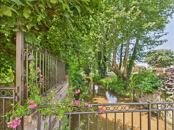 Image No.5-Maison de 7 chambres à vendre à Saint-Médard-d'Excideuil