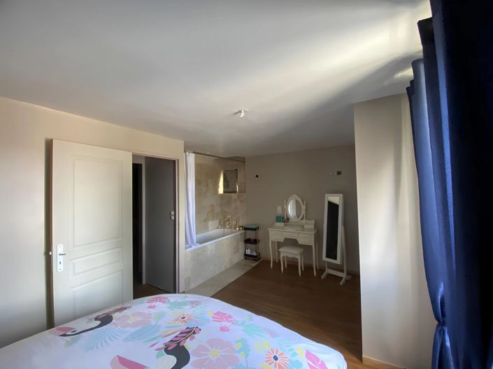 Image No.9-3 Bed House for sale