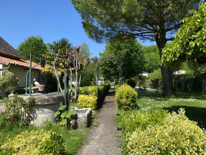 Image No.9-5 Bed House for sale