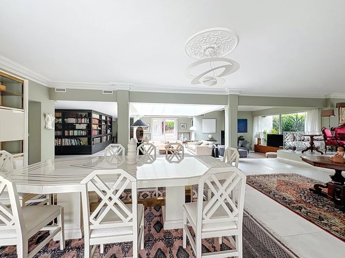 Image No.8-4 Bed House for sale