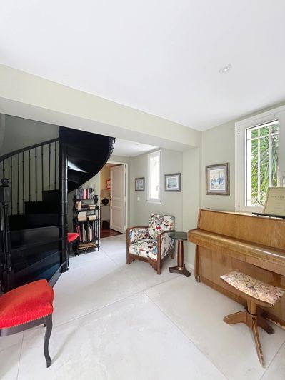 Image No.11-4 Bed House for sale