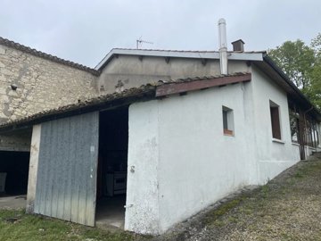 ccd6659e3a5265a8b26bc2dde174baaf56723baf4f192