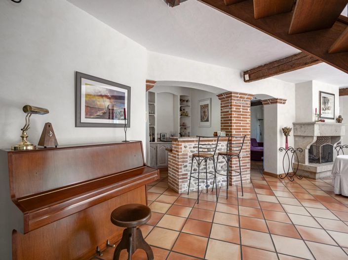 Image No.7-5 Bed House for sale