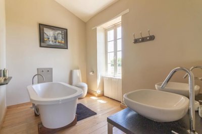 e43947d076771df66d93f724d26172ad2b4161aff0192