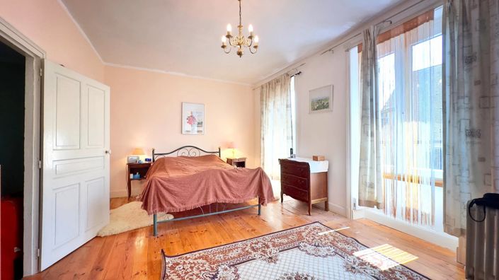 Image No.5-4 Bed Village House for sale