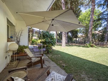 6563c00e7298172630ffc1b56a8a660a25c4c6369a192